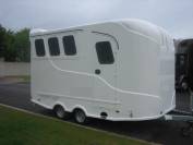 Remorque steinsberger 3 chevaux & sellerie