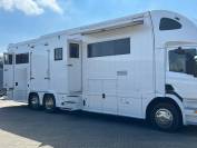 Scania p380 stx pop out appartement groom