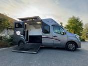 Camion 2 chevaux renault master dci 165 cv