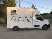 Camion chevaux renault master carrosserie neuve