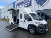 Camion 2 chevaux barbot stalles